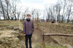 "Tento hrádek souvisí s husitstvím tak, že ho husité v roce 1420 až 1421 obléhali. Nedaleko zříceniny se stále nachází husitské valy."