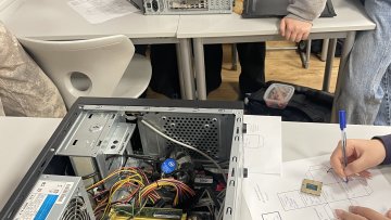 Informatika - rozebíráme počítače