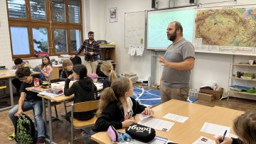 Patnáct let s projektem Pomáháme školám k úspěchu