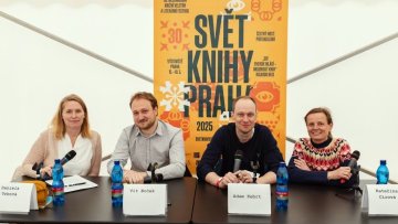 Škola mezi papírem a pixely: proč si učebnice a podcasty nemusí konkurovat